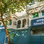Oyo Grand Residency Near Kasi Talkies