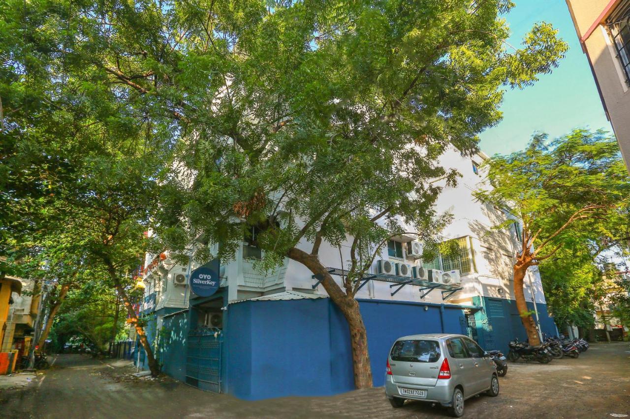 Oyo Grand Residency Near Kasi Talkies Hotel 3*